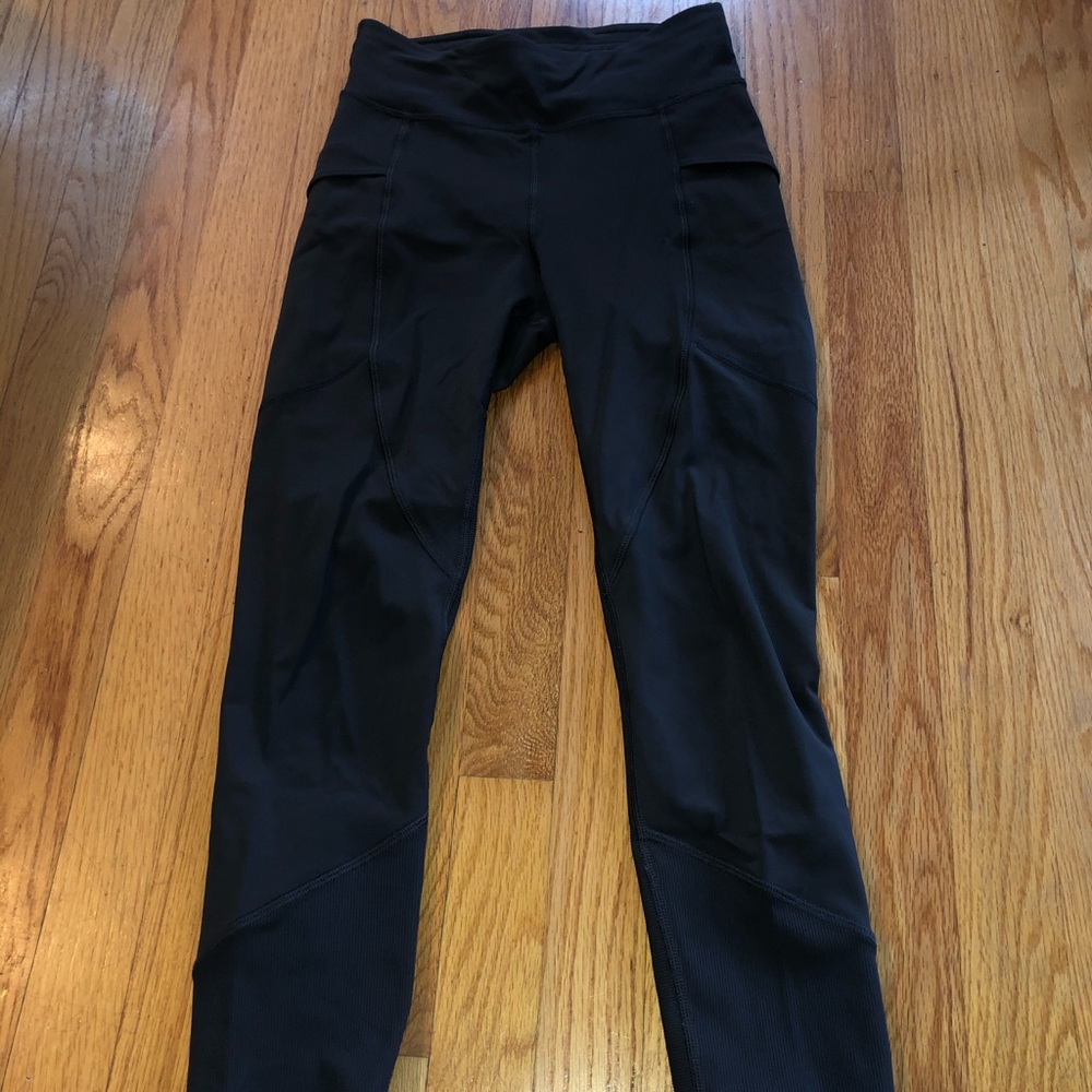 lululemon crop leggings - like new condition